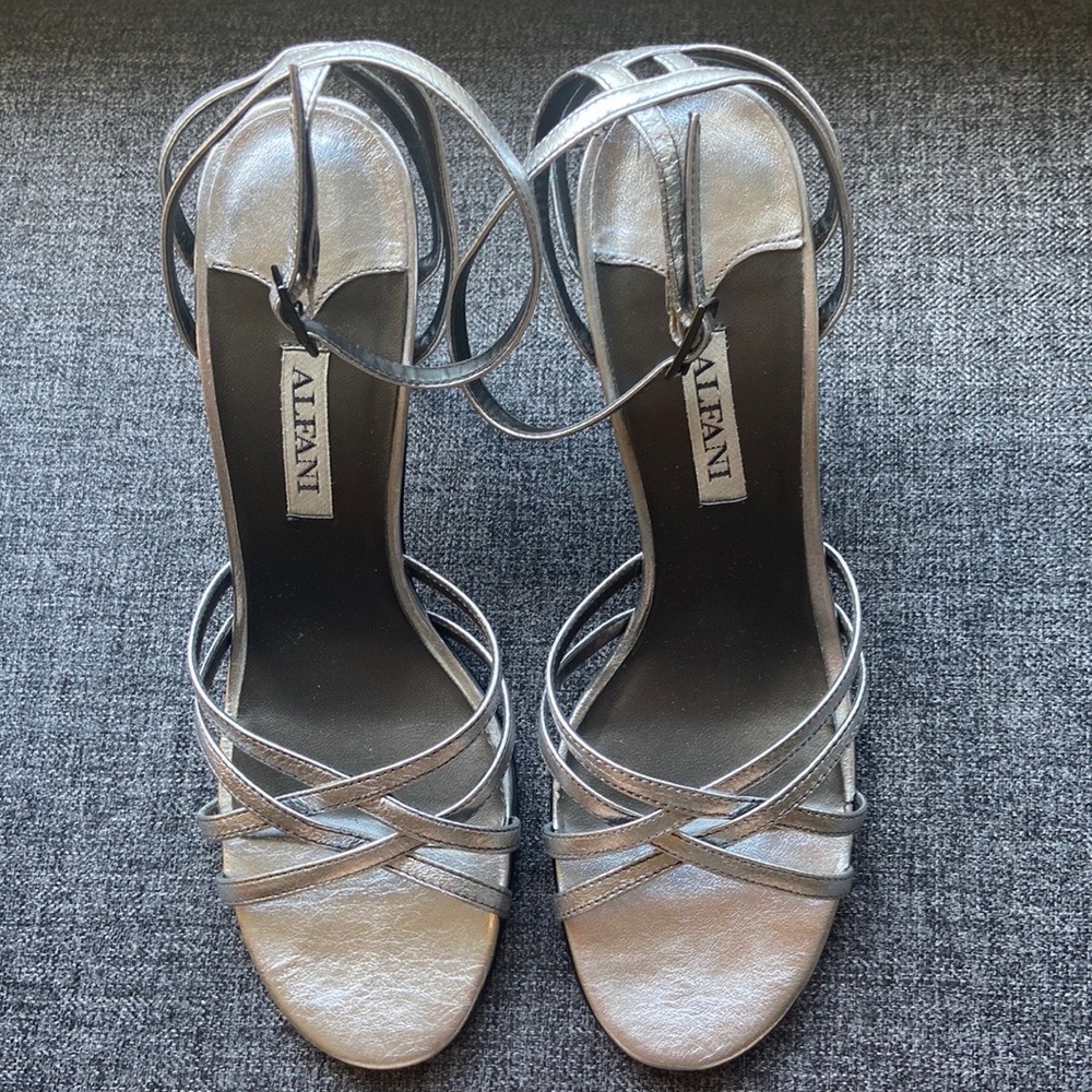Vintage Alfani strappy heels